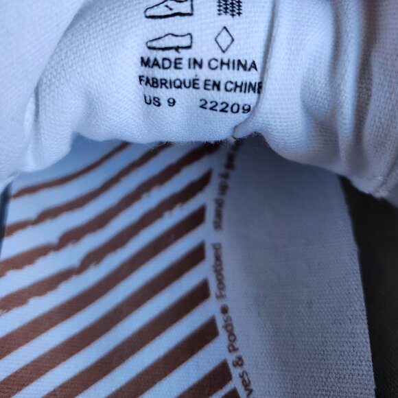 Taos sneakers - white - size 9 - Picture 7 of 8